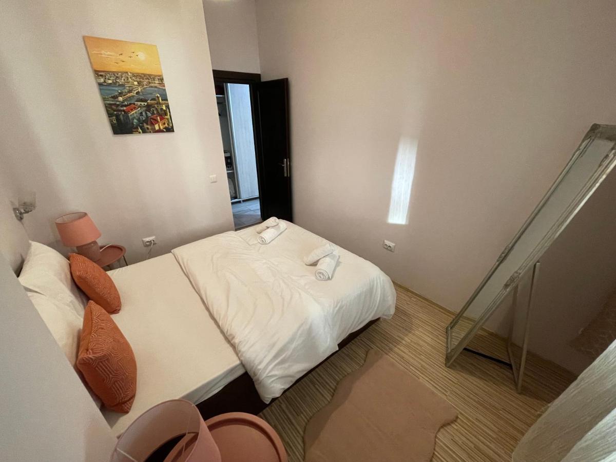 Le Lupin / Center Apartment Iasi Luaran gambar